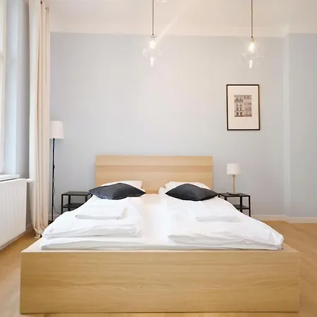 Harmonious Victus In Downtown By Renters Apartment Sopot